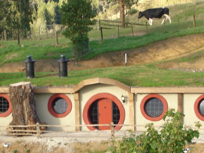 woodlyn park, ship hotel, plane hotel, woodlyn, new zealand tourism, eco tourism, green tourism, eco friendly travel, recycled hotel, eco architecture, hobbit hotel, hobbit home
