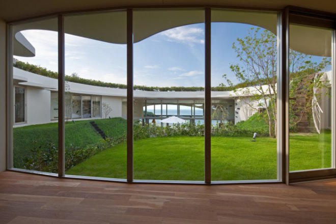 green design, eco design, sustainable design, green roof, japan, Ciel Rouge Creation, Villa Ronde, architecture, private museum, guest house, resort
