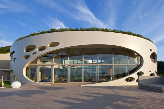 green design, eco design, sustainable design, green roof, japan, Ciel Rouge Creation, Villa Ronde, architecture, private museum, guest house, resort