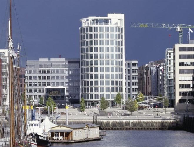 coffee plaza, richard meier and partners, hamburg, louvers, innovative facade, energy efficient design