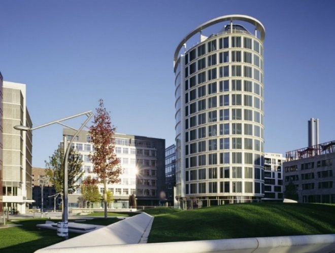 coffee plaza, richard meier and partners, hamburg, louvers, innovative facade, energy efficient design