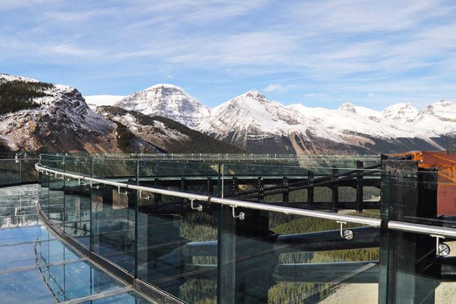 Glacier Skywalk, architecture and nature, sturgess architecture, discovery walk, discovery walk canada, tourist architecture, green design, bridges, building technology and nature, canada architecture, sunwapta valley, columbian icefields, tourism design