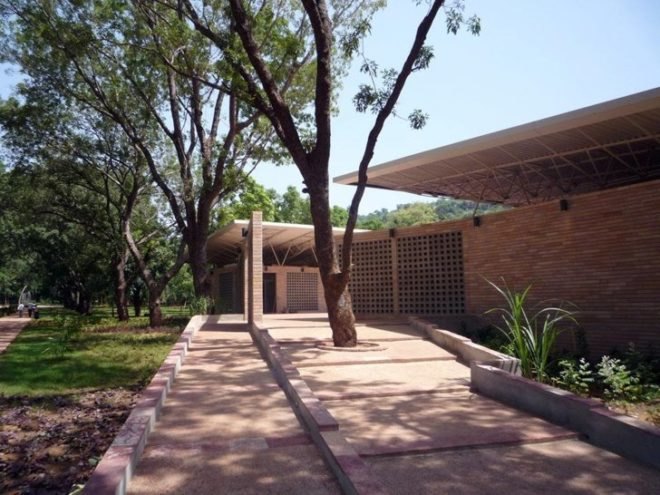 Mali green building, Africa green building, africa modern building, natural cooling, Francis Kere, Eco sports complex, green restaurant, urban green belt, local materials, building shading roof