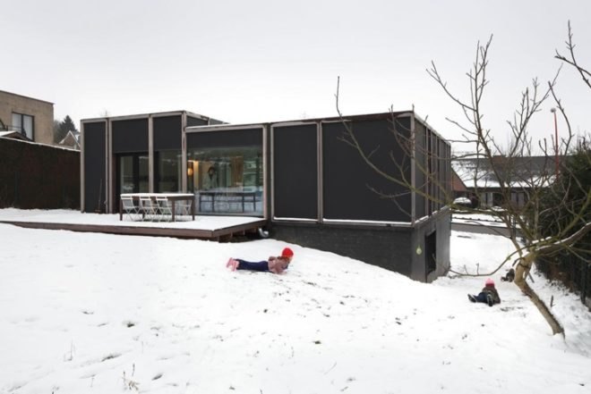 solar electric passivhaus, green home, passivhaus passive solar,eco design, kid friendly home, Belgium passivhaus, Belgium Passive House, BLAS passivhaus, chaulk board facade, fabric facade, passive solar, thermal mass,