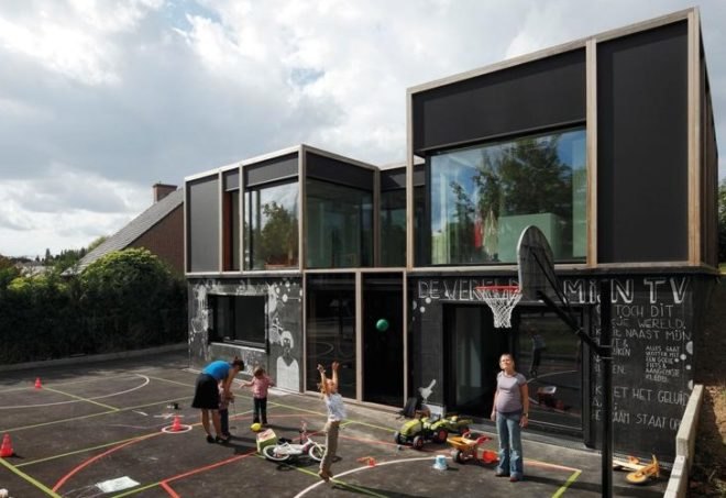 solar electric passivhaus, green home, passivhaus passive solar,eco design, kid friendly home, Belgium passivhaus, Belgium Passive House, BLAS passivhaus, chaulk board facade, fabric facade, passive solar, thermal mass,