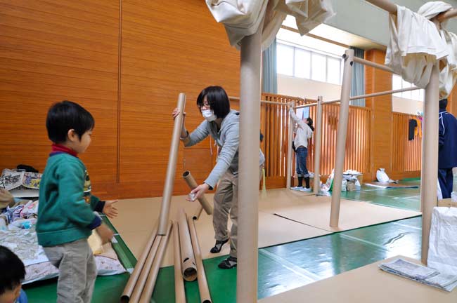 earthquake japan, japan local shelters, disaster relief shelter, Shigeru Ban Architects, modular shelters, green architecture, disaster relief architecture, temporary shelters, earthquake shelters, tsunami shelters, human aid