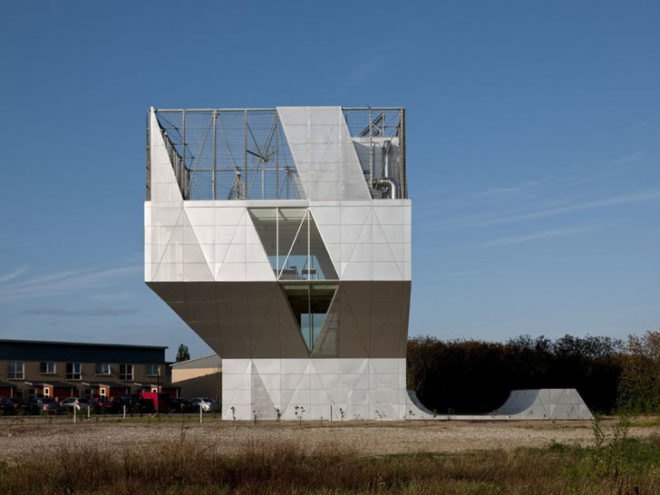 architecture, Community Centre Herstedlund, Centre Herstedlund, Sustainable Building, Green Building, Solar Panels, Passive Cooling Systems, Active Cooling Systems, Multipurpose Space, Roof Terrace