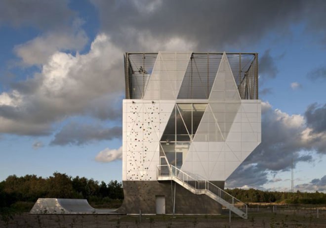 architecture, Community Centre Herstedlund, Centre Herstedlund, Sustainable Building, Green Building, Solar Panels, Passive Cooling Systems, Active Cooling Systems, Multipurpose Space, Roof Terrace