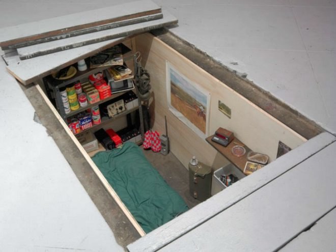 home in the weeds, kevin cyr, camper, shelters, eco art, green transportation