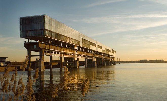 green design, eco design, sustainable design, Kraanspoor, Ontwerpgroep Trude Hooykaas, OTH, Amsterdam, craneway office, River Ij, repurposed architecture