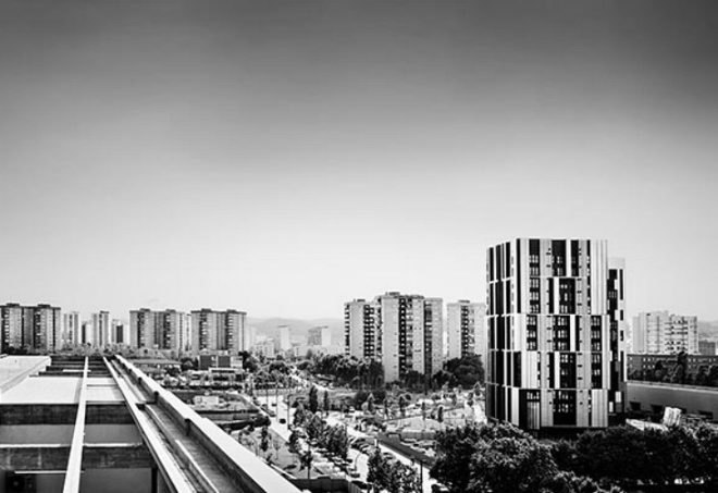 Torre Plaça Europa, R+B Arqts, social housing, barcelona, brise-soleil, recycled materials,