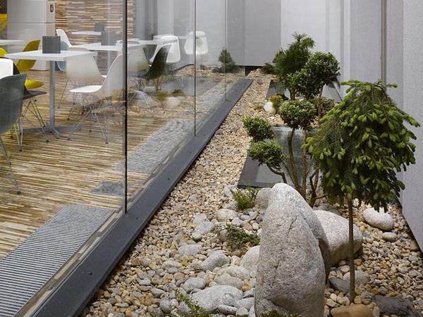Vertical Garden,Recycled Materials,Green Materials,green Interiors,Green Holidays,green gadgets,Green Appliances,Eco Travel,Eco Textiles,Botanical,bamboo wall,paper wall,moss wall,recycled wood floor,prague,czech republic,czech design,artemida,apple computers,thai massage,swedish beds,oriental garden