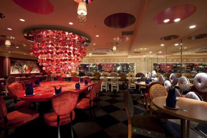 Fantastic Design Works, alice in wonderland, alice in wonderland restaurant, alice in wonderland tokyo, crazy tokyo restaurant,green restaurant, eco restaurant, green tourism, sustainable design, green design, eco design