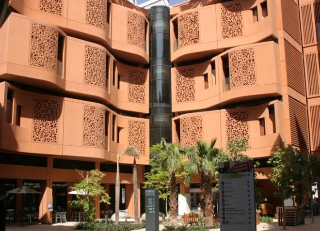 Masdar City, eco-design, green design, sustainable building, abu dhabi, desert, green building, pod cars, green prophet, land art generator initiative, organic market, street fair, recycled products,