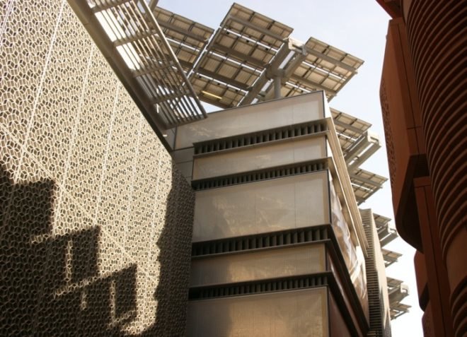 Masdar City, eco-design, green design, sustainable building, abu dhabi, desert, green building, pod cars, green prophet, land art generator initiative, organic market, street fair, recycled products,