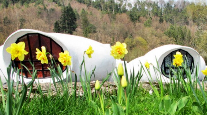 Unusual architecture, futuristic pod structures, Pascal Hausermann, Bubble houses, Museumotel, french pod hotel, concrete veil, innovative architecture