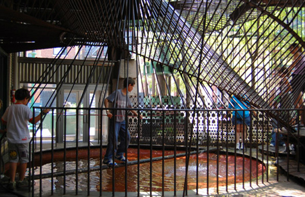 st. louis museum, city museum, green design, found objects, recycled architecture, eco architecture, offbeat destinations, green design, eco design, eco tourism, reclaimed materials, recycled materials, sustainable design