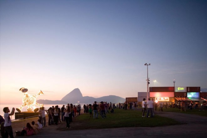 shipping container architecture, cargotecture, shipping container, tim festival, bernardes jacobsen, container installation, eco architecture, sustainable architecture, green architecture, green design, eco design, sustainable design