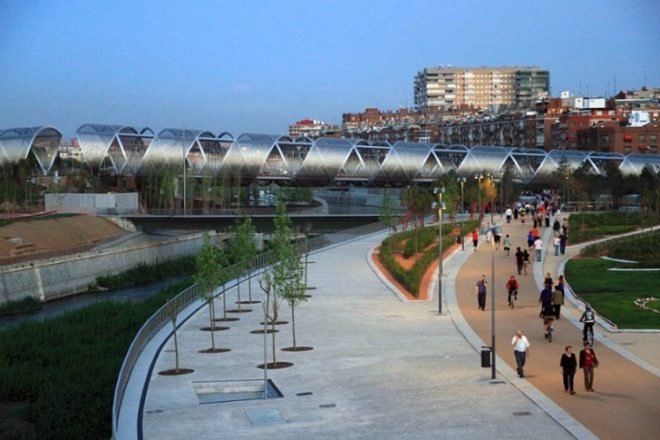 Arganzuela Footbridge, Dominique Perrault, pedestrian bridge, madrid, parque de arganzuela,