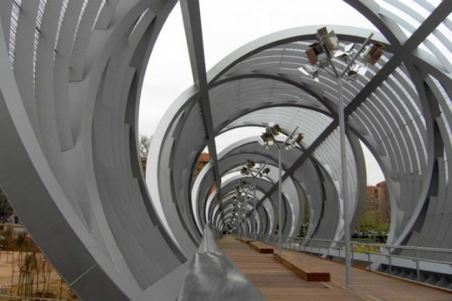 Arganzuela Footbridge, Dominique Perrault, pedestrian bridge, madrid, parque de arganzuela,