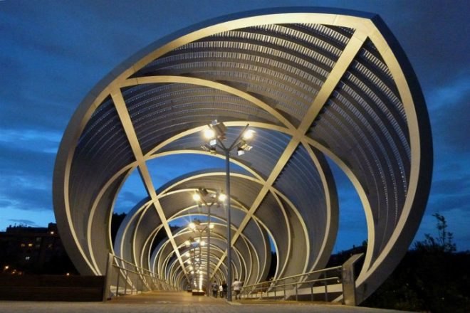Arganzuela Footbridge, Dominique Perrault, pedestrian bridge, madrid, parque de arganzuela,