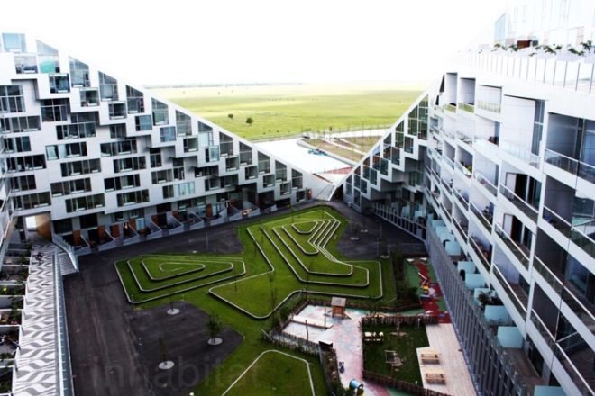 BIG, Bjarke Ingles Group, 8 House, Green apartment, green roof, tallet 8, copenhagen architecture, danish design, sustainable apartments, eco villages, BIG tallet house photos, green city apartments, green mixed use buildings, danish design center