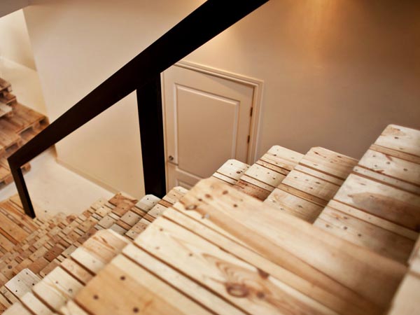 Recycled Materials,Green Resources,Green Materials,green Interiors,green furniture,dutch design,amsterdam office,wooden pallets,pallet structure,natural light,flexible interiors