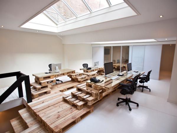 Recycled Materials,Green Resources,Green Materials,green Interiors,green furniture,dutch design,amsterdam office,wooden pallets,pallet structure,natural light,flexible interiors