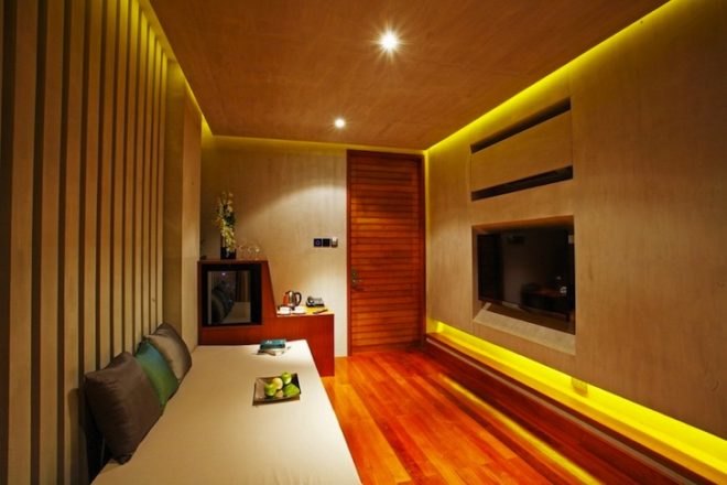 solar energy, solar panels, natural materials, eco-design, sustainable design, green design, sustainable architecture, Thailand, Casa de la Flora, VasLab Architects