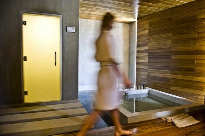 solar energy, solar panels, natural materials, eco-design, sustainable design, green design, sustainable architecture, Thailand, Casa de la Flora, VasLab Architects