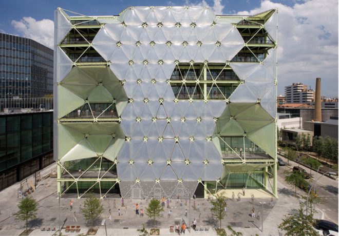 Consortium of the Zona Franca de Barcelona, photovoltaic cells, district cooling, green design, eco design, sustainable design, Cloud 9 Architects, Antoni Gaudi, Media-ICT Building, World Architecture News, ETFE, solar gain, solar filtering, sun filtering skin, inflatable building,