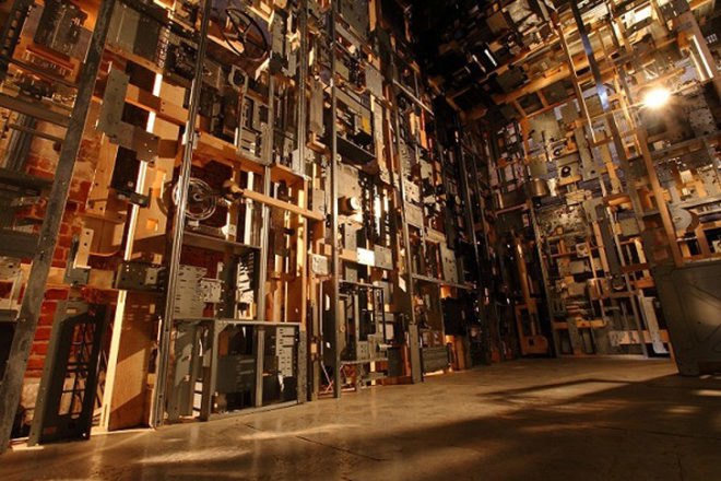 Marek Tomasik, Room Installation from Electronic Waste, electronic waste, reusing electronic waste, electronic waste art, eco art, “You sometimes have to be open”