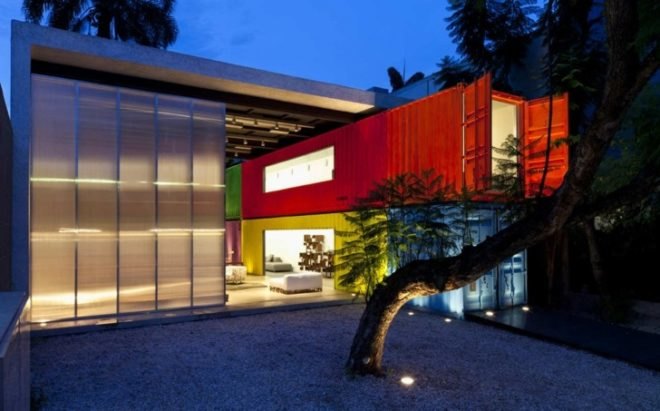 Brasil eco building, Brasil green building, Decameron Design, eco furniture store, green furniture store, marcio kogan, retail container store, Sao Paulo green design, shipping container retail, store made from containers, Studio mk27, tempoary store design
