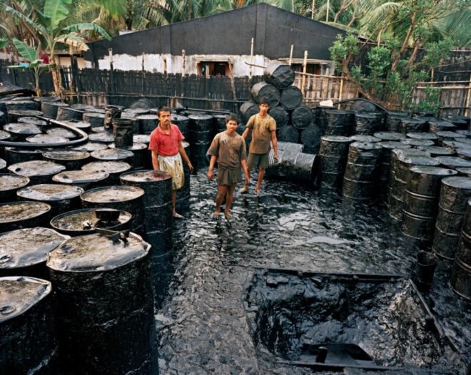 Edward Burtynsky, Nevada Musuem of Art, Edward Burtynsky Oil, Life Cycle of Oil, Beautiful Photos of Oil, Oil chronicle, Oil photography exhibition, environmental photography, oil production, oil extraction, oil refinement