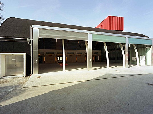 green renovation, green design, sustainable design, sustainable reuse, eco-design, copenhagen, Sjakket Youth Building, JDS Architects, industrial skyline