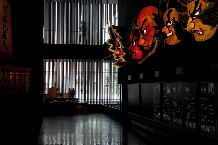 green building facade, eco building,Aomori Museum, Japan museum, light bending facade, Ribbon facade, Japanese building facade, Aomori City&rsquo;s Nebuta Festival, Nebuta Festival, molo facade, molo design,