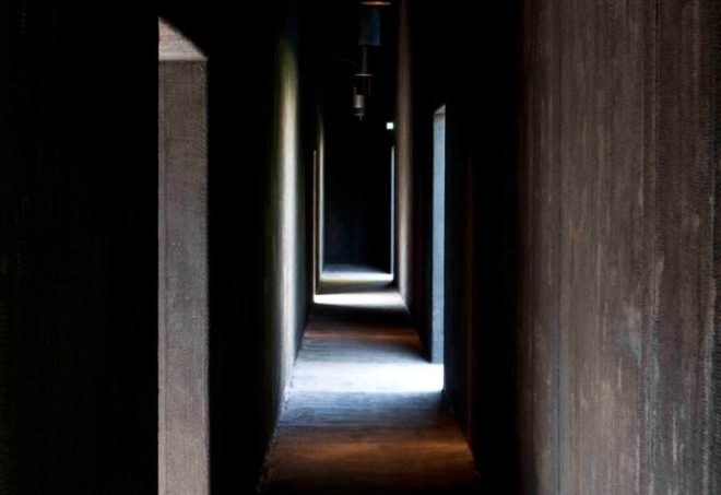 Zumthor photos, plant pavillion, london green design, burlap facade, zen pavilion, contemporary pavilion, black box,“sustainable architecture”, 2009 Pritzker Prize, 2011 Serpentine Pavilion, garden, green design, landscape design, Peter Zumthor, Pritzker Prize, Serpentine Pavilion, sustainable design