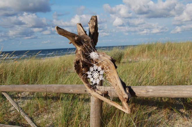 oak beach, nespoon, nespoon art, beach art, doily art, street art, eco art, eco installation, art installations, outdoor art installations, baltic sea art, outdoor eco art, green art
