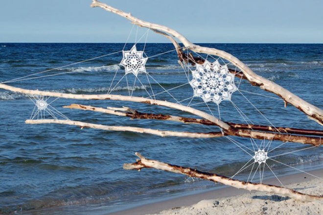 oak beach, nespoon, nespoon art, beach art, doily art, street art, eco art, eco installation, art installations, outdoor art installations, baltic sea art, outdoor eco art, green art