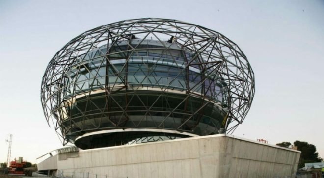 iGuzzini Headquarters, Mias Arquitectes, Barcelona, shade screen, fabric shade screen, spherical building, eco office