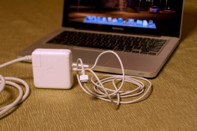 ask a tech geek, ask a tech geek series, how wasteful are chargers when not connected to a device, green gadgets, green technology, green gadget advice, ask a tech geek inhabitat