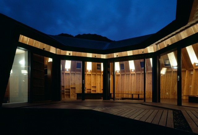 Daylighting, green design, sustainable design, eco-design, Takeshi Hirobe, Seaside home, shell house, rainwater runoff, Chiba Minamiboso, Japan, rainwater runoff, rosewood, sustainable materials