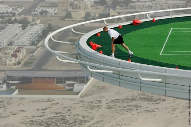Burj Al Arab, Tennis Court, green roof, world's highest tennis court, andre agassi, green design, roger federer