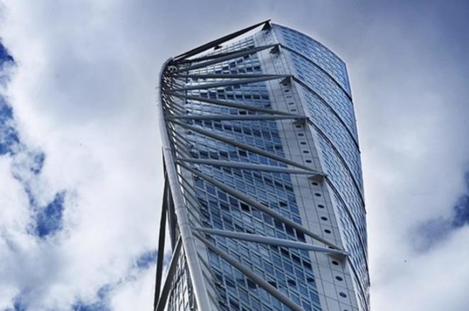 Zero energy,Sustainable Building,Renewable Energy,Recycling / Compost,Green Resources,Green Real Estate,biomimicry,Architecture,santiago calatrava,spanish design,malmo,sweden,energy efficient,biogas,renewable energy,"sustainable skyscraper",twisted building