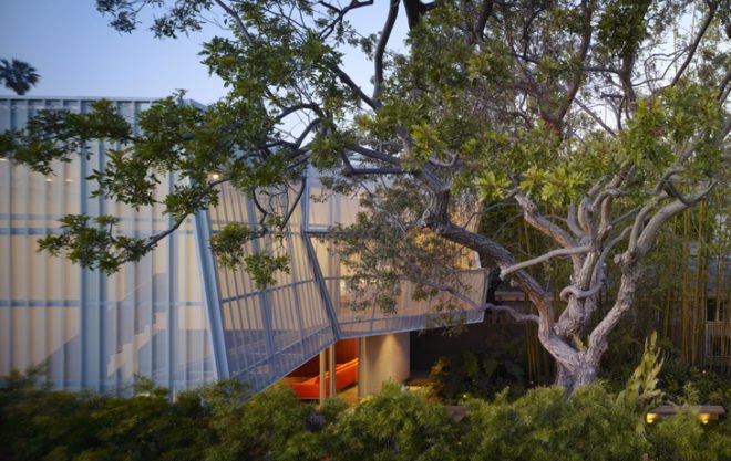 green design, eco design, sustainable design, Daly Genik, Palms House, Venice, California, Perforated metal screens, sunshades, inner courtyard, solar panels, radiant heat floor