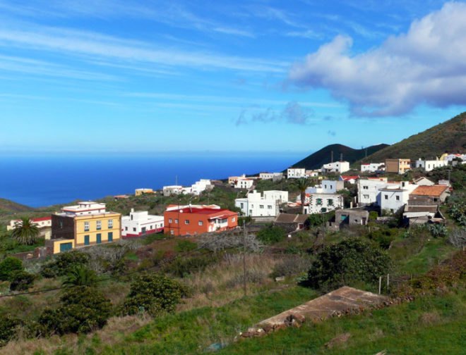 el hierro, sustainable design, renewable energy island, green design, solar power, wind power, renewable energy, alternative energy, world's first green energy island, solar thermal, self-sufficient island, samso