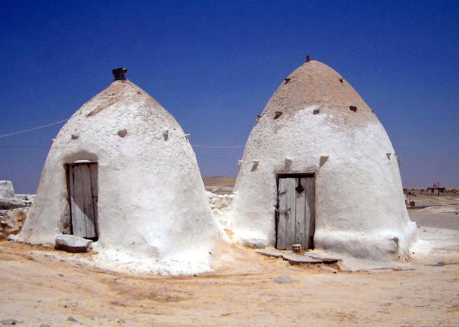 Historical architecture, Middle Eastern Architecture, green design, eco design, sustainable design, Earth Architecture, Syria, Beehive houses, mud houses, desert dwellers, Middle East