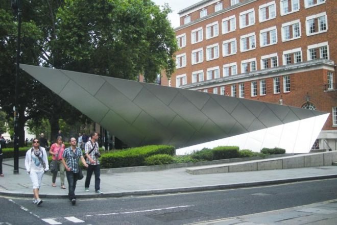 Urban design,Sustainable Building,Renewable Energy,Recycled Materials,London,green technology,New Materials,green Interiors,Eco Tourism,Daylighting,Architecture,rainwater collection system,geothermal energy,st paul's cathedral,make architects,london design,tourist information centre,trespa,natural light,artificial lightning sensors,electronic screens