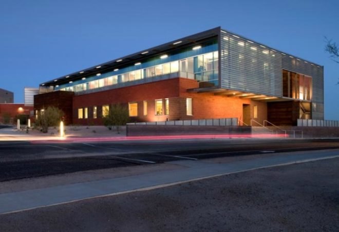 Red Mountain Campus Mesa Community College, SmithGroup, Saguaro Building, desert architecture, living laboratory, shade screen