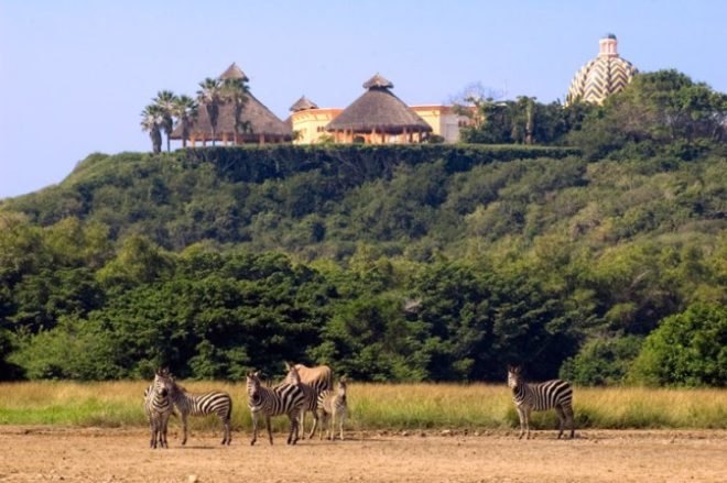 green design, sustainable design, eco-design, Chamela-Cuixmala Biosphere Reserve, Cuixmala, Mexico, Robert Couturier, Sir James Goldsmith, Pacific, passive design, local building materials, three pillars of sustainability